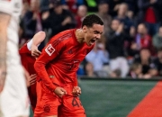 开云下载-关于奥格斯堡主场失利，球迷批评球队表现的信息