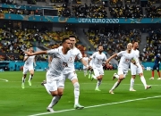 开云体育登录-关于勇猛球员集体亮相，比赛场面火爆的信息