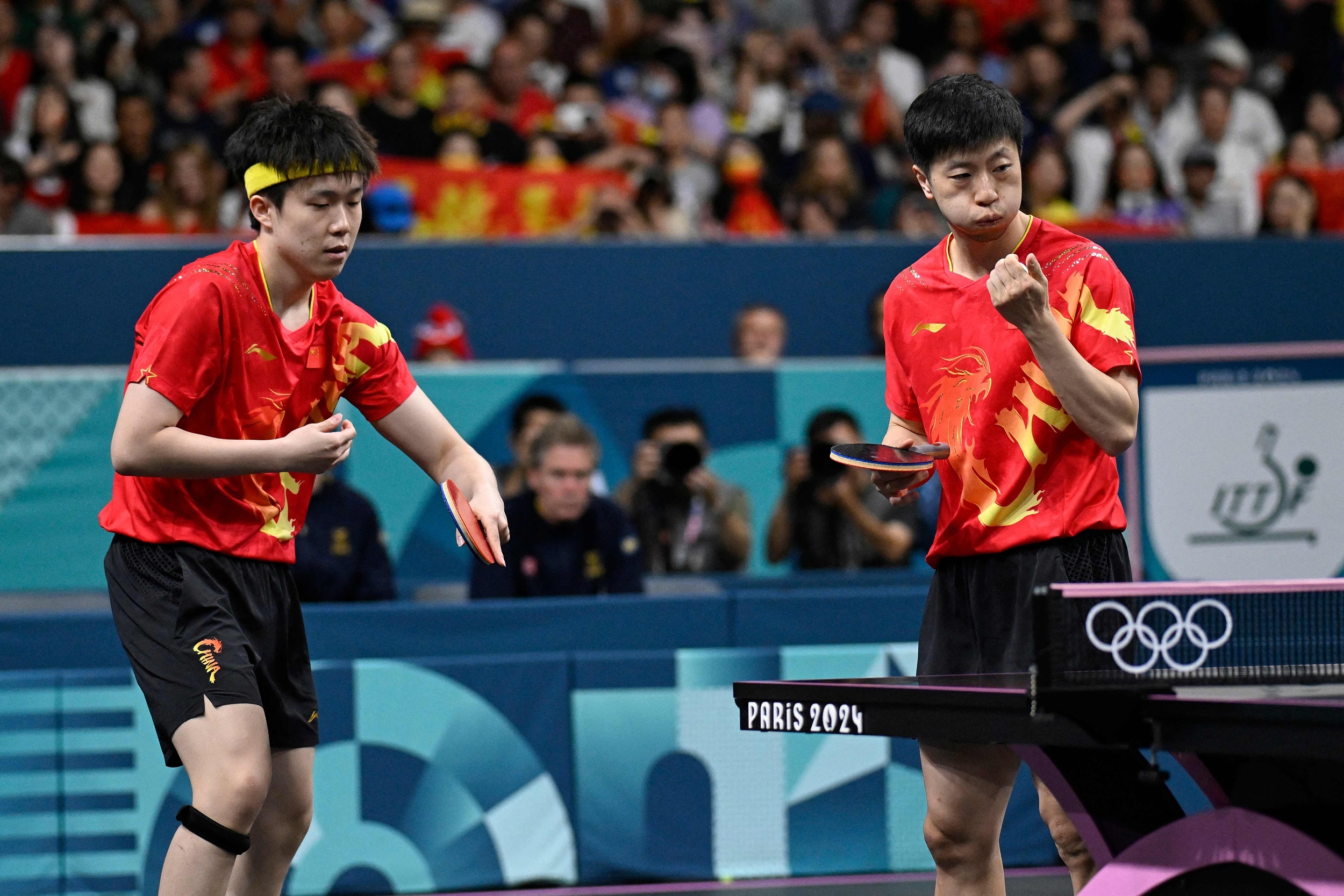 法国乒乓球队鏖战中国乒乓球队，马龙制霸全场的简单介绍