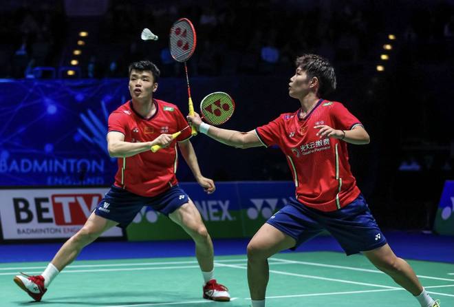 泰国队险胜韩国队，黄鸭组合带队取胜