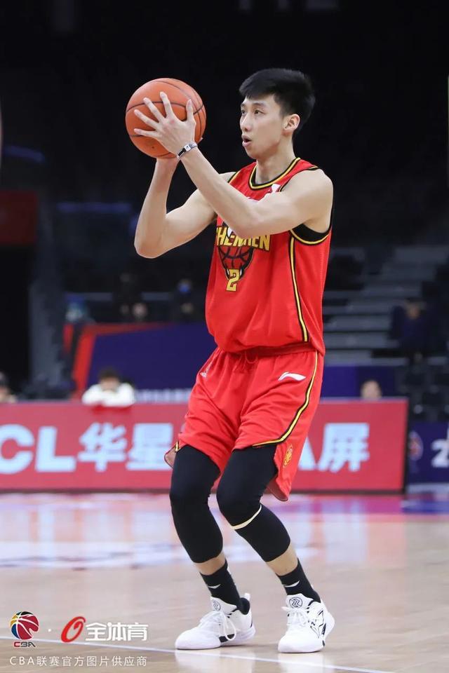 包含太阳鏖战新疆队，保罗高光表现的词条