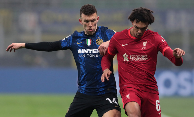 包含曼彻斯特城首战失利，小组出线前景蒙阴霾的词条