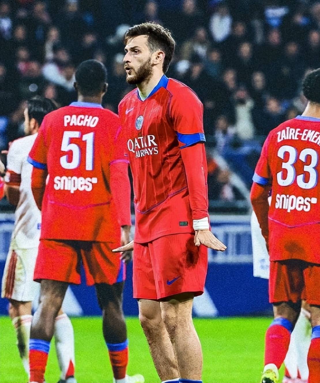 包含里昂主帅赞赏球员表现，发誓夺取胜利的词条