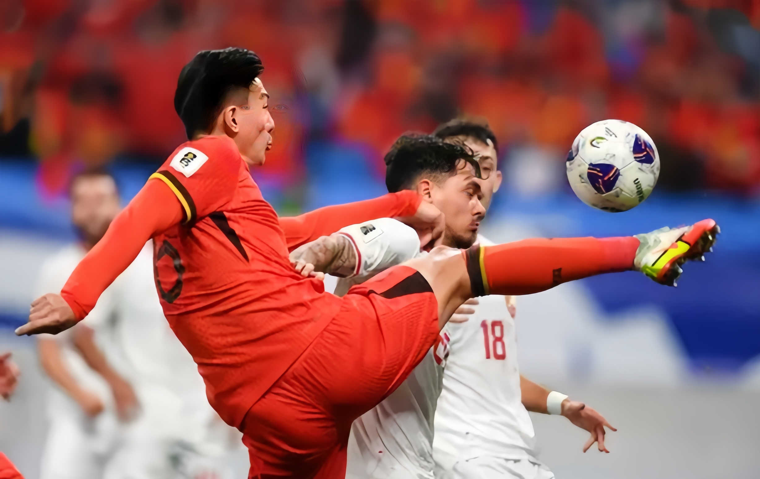 国足排兵布阵，备战世界杯冲刺激烈