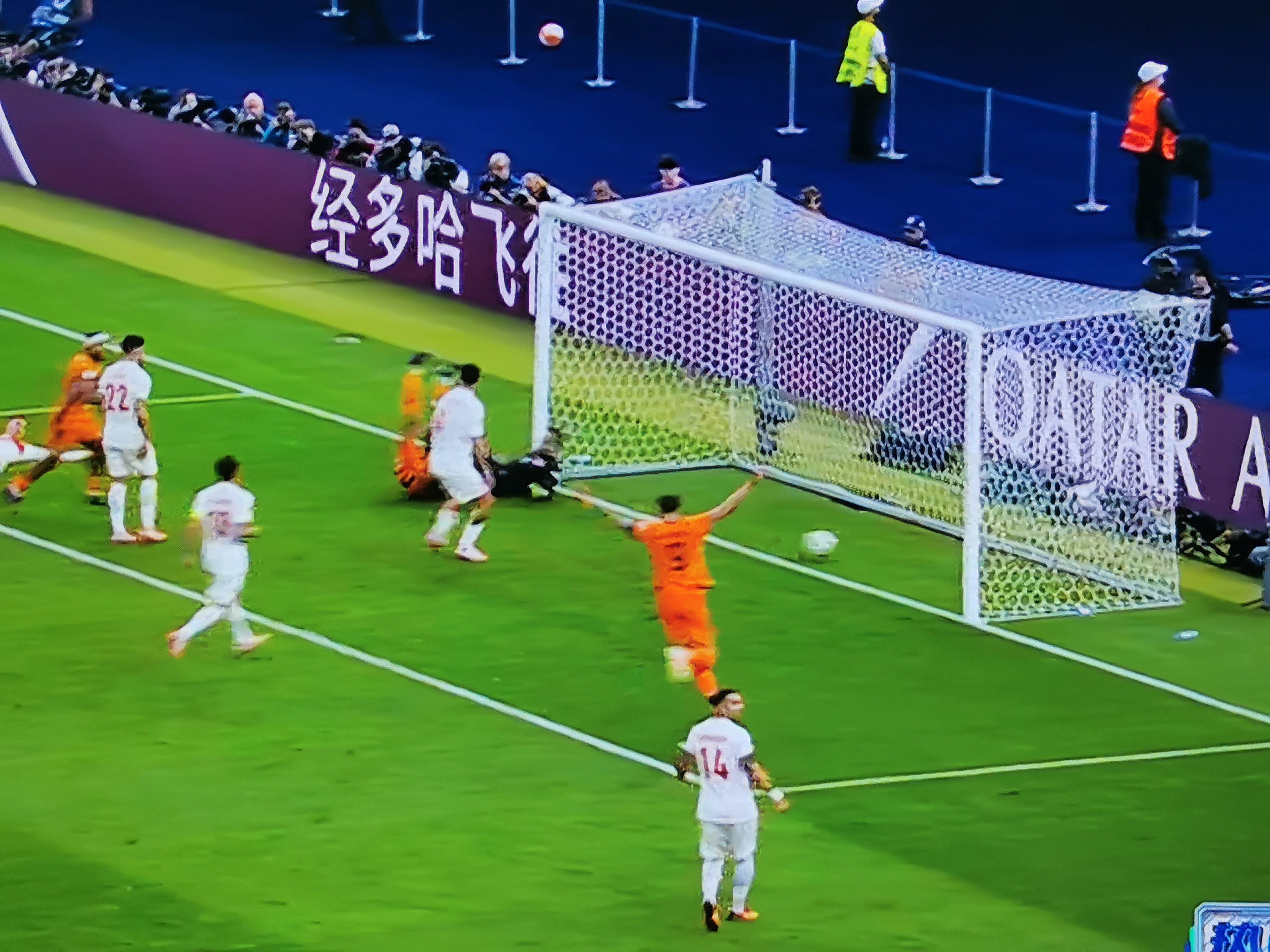 英格兰足球超级联赛球队士气高涨备战周末比赛