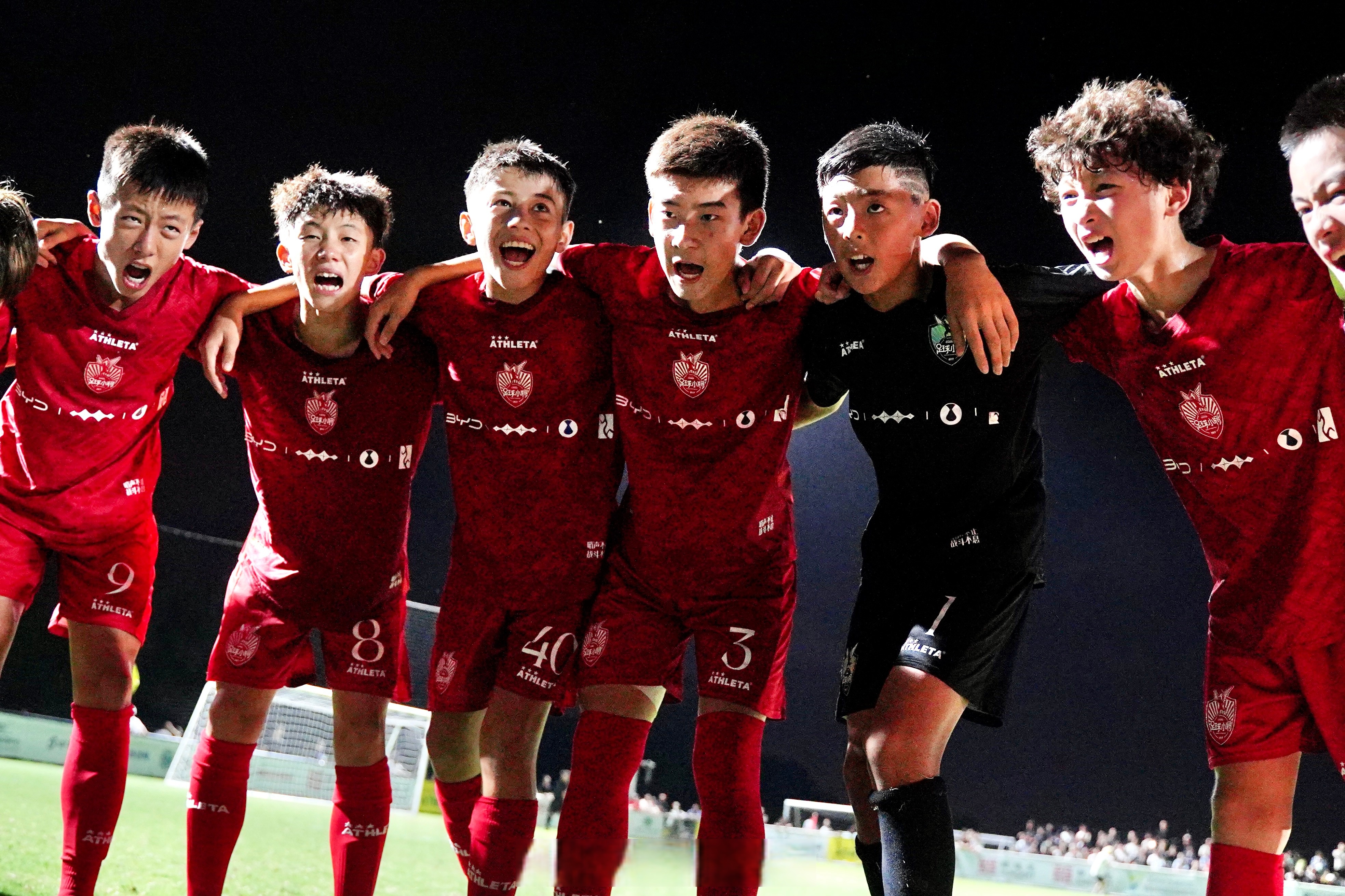 包含无冠之争，球队团结一心，奋勇拼搏的词条