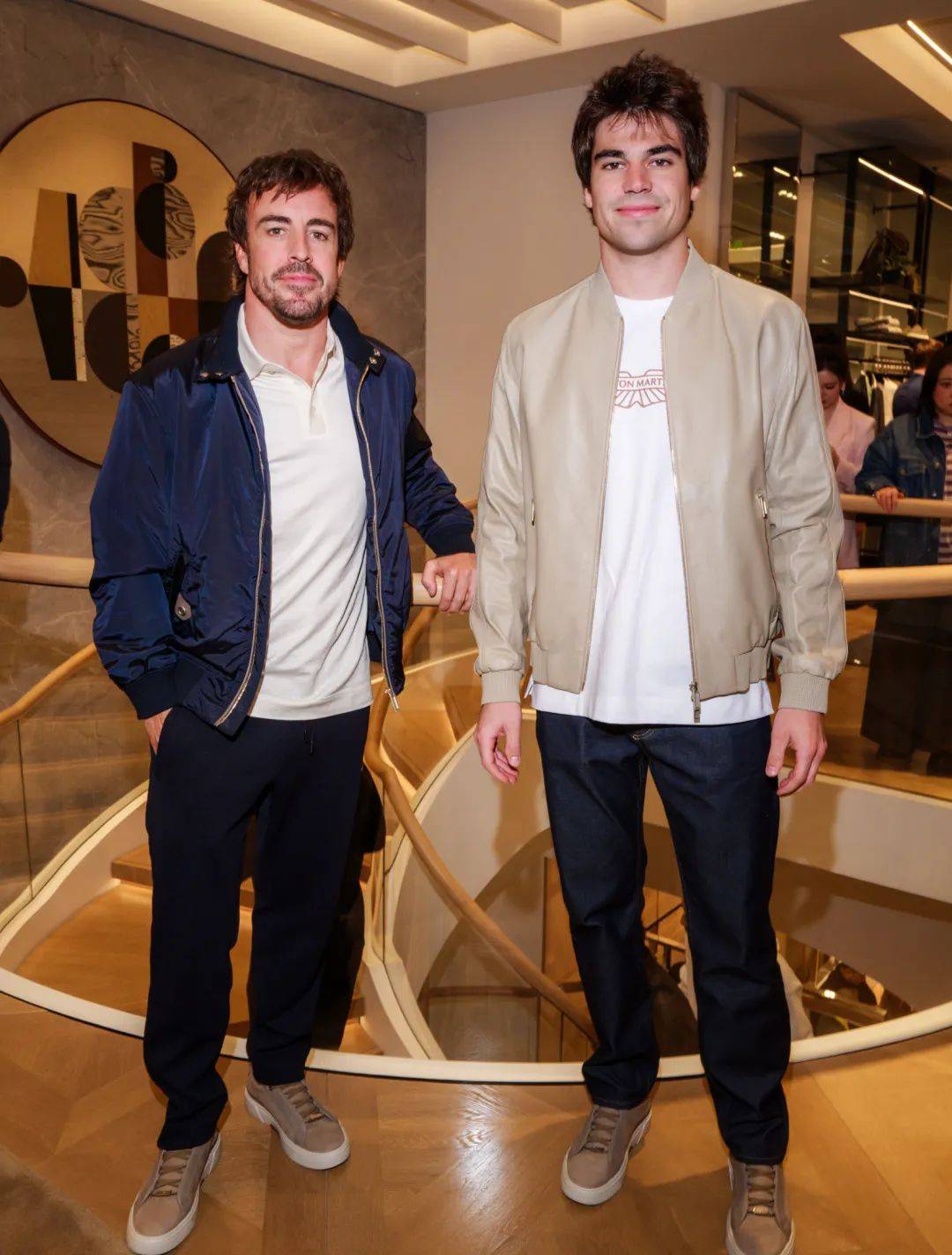 关于威廉姆斯鏖战索伯车队，阿隆索高光表现的信息