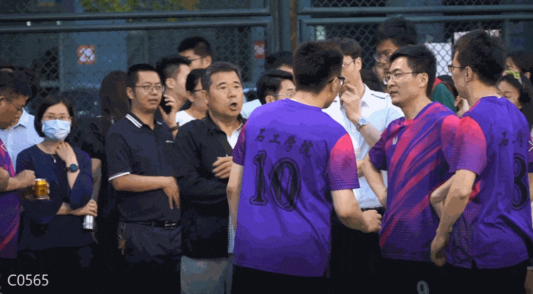 恒大客场大捷，全队奋力作战获胜在望！的简单介绍