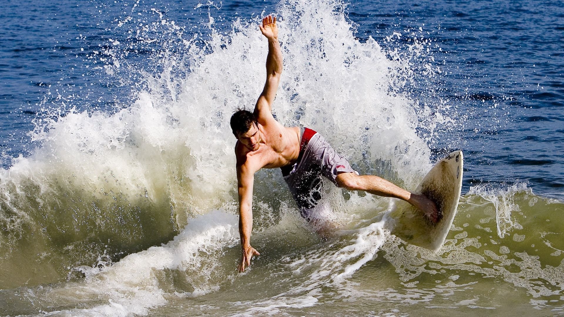 当东方明珠遇见希腊神话，字母哥主宰上海队与篮网的跨洋对决