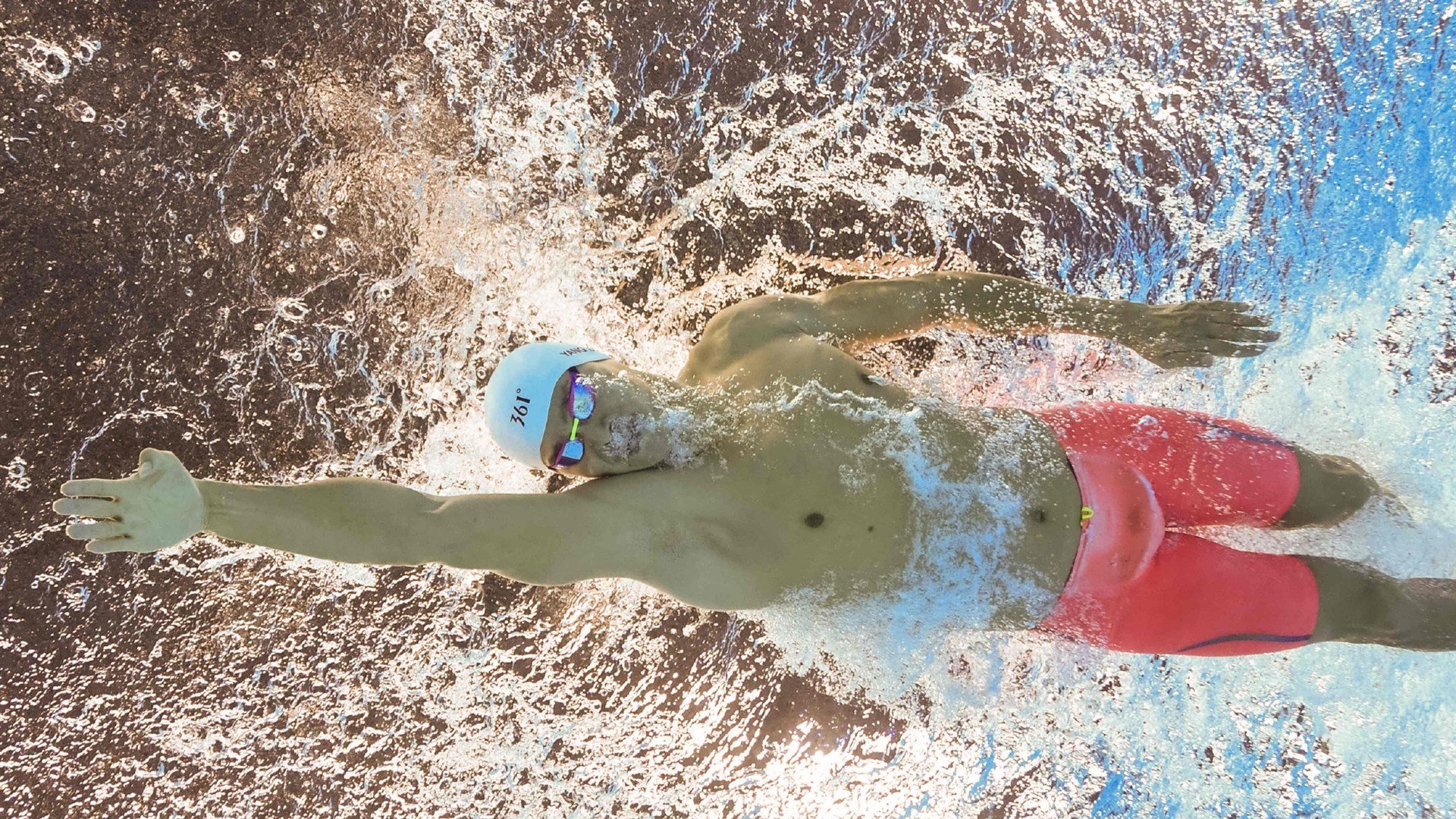 欧冠淘汰赛焦点战，76人击溃辽宁队