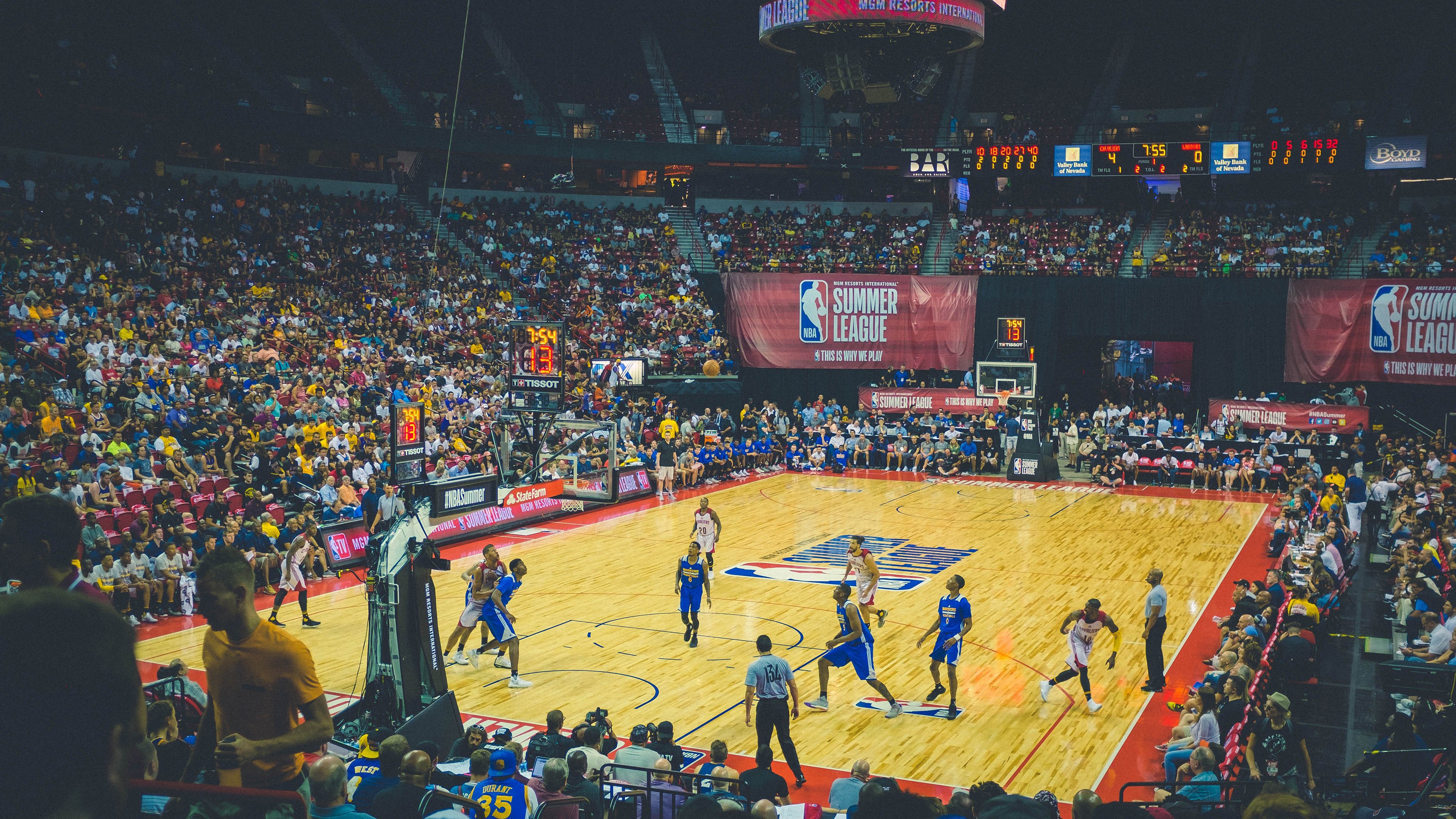 赛道与球场，极限时刻的胜利哲学